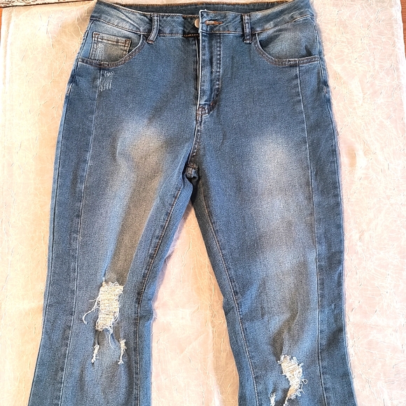 New in Package High rise, Stretchy, Fit and Flare Jeans - Picture 2 of 9